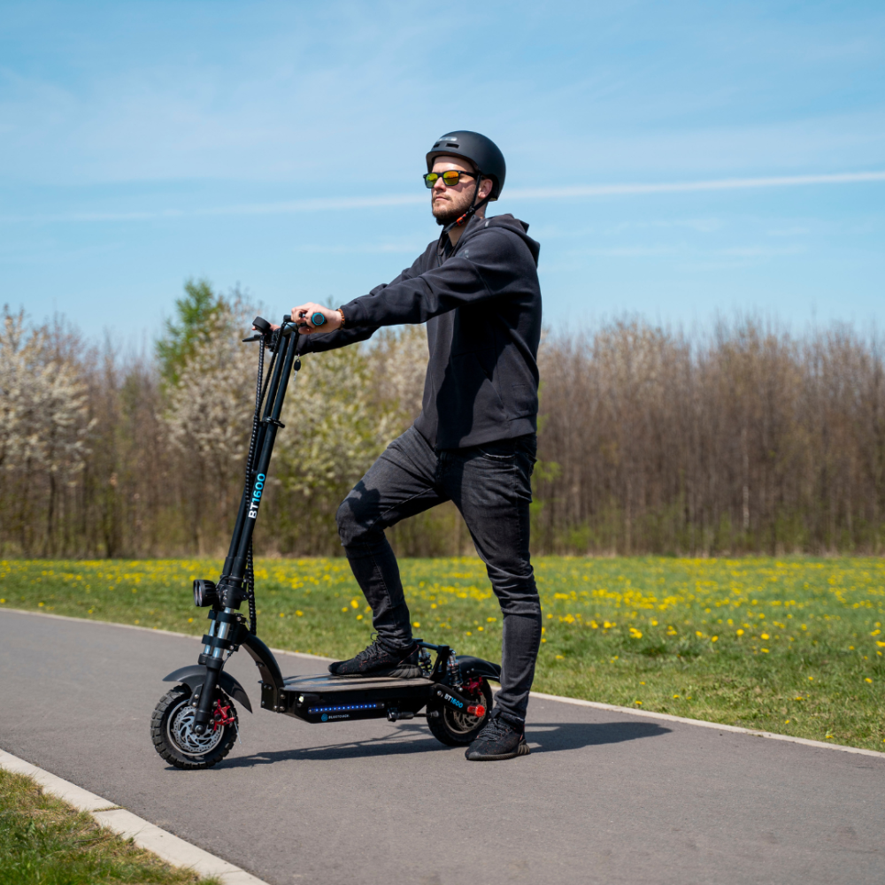 Předváděcí elektrokoloběžky - Barva - Červená