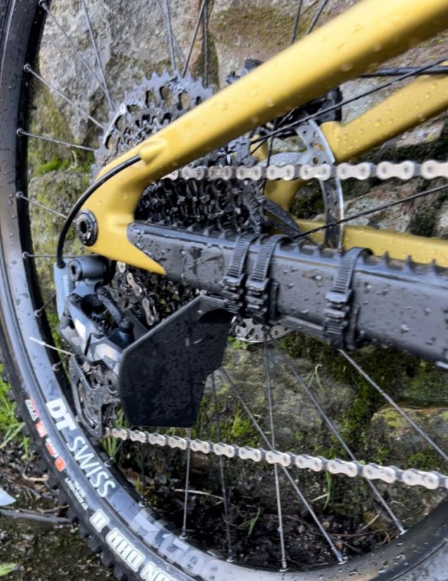 Ochranný kryt prehadzovačky na bicykel BRANCHY PROTECTION - Oranžová