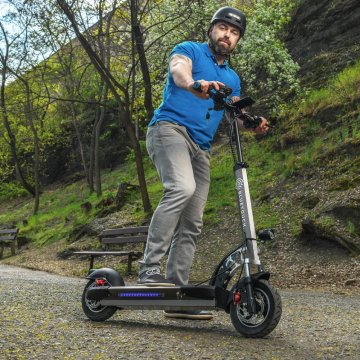 Why to choose an electric scooter BLUETOUCH?