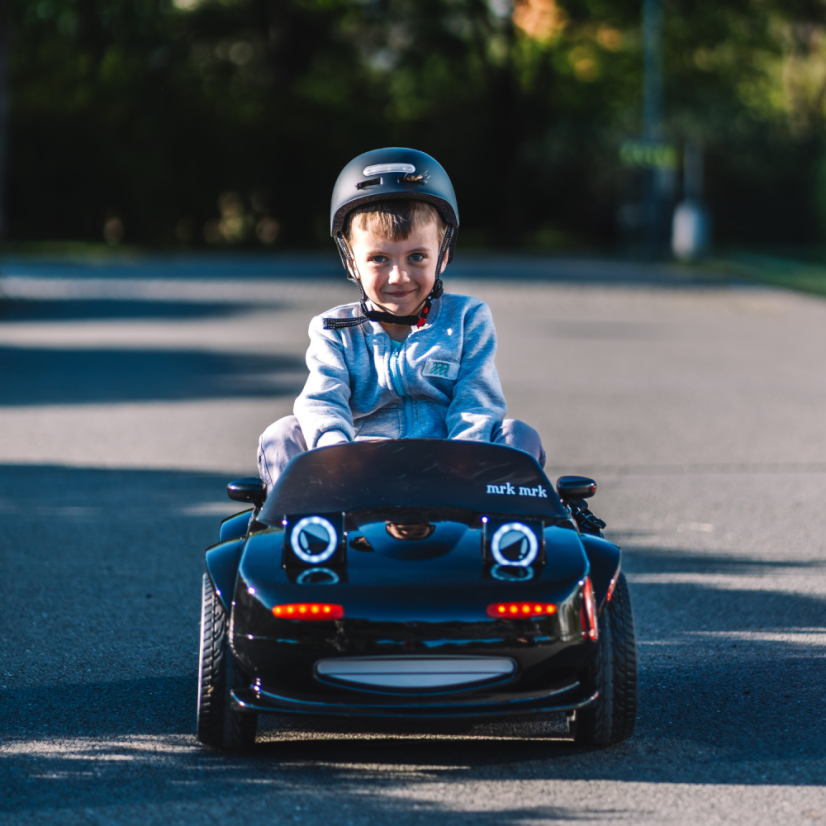 Children’s electric winking car BLUETOUCH – black