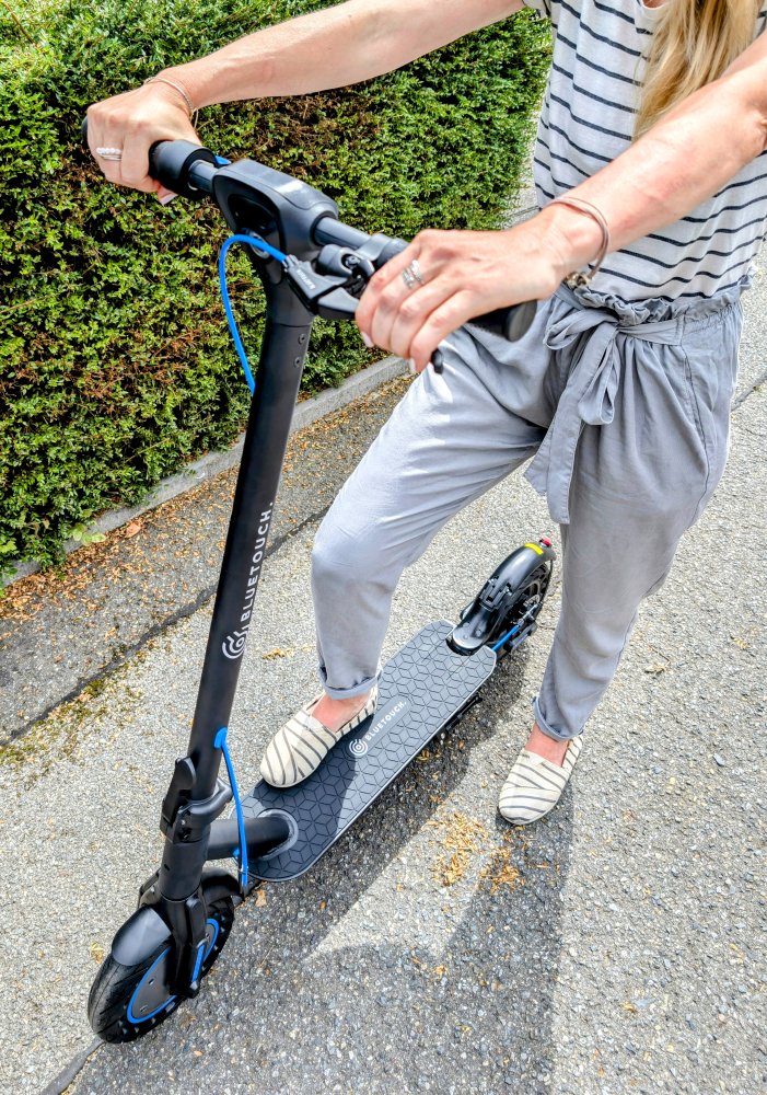 comfy+-kolobezka-cerna